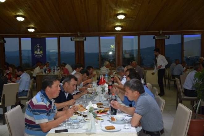 ÇANAKKALE TİCARET BORSASI YENİCELİ ÜYELERİ İLE İFTAR YEMEĞİNDE BULUŞTU.