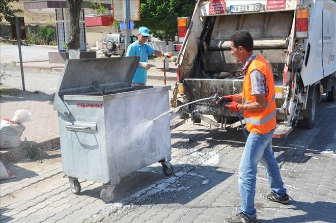 Çan Belediyesi´nden Çöp Konteynırlarına Köpüklü Dezenfekte