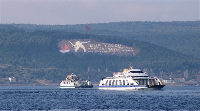 Çanakkale´de Bayraklar Yarıya İndirildi