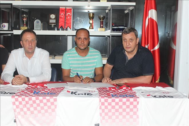 ÇANSPOR YENİ HOCASIYLA İMZALARI ATTI