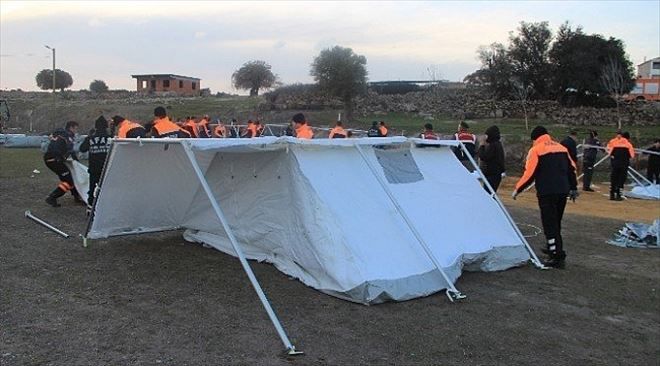 Deprem Mağduru Vatandaşlara, Çadırkent Kuruldu..