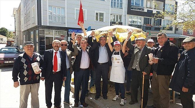 Kepez Merkezde HAYIR Lokması Dağıtıldı