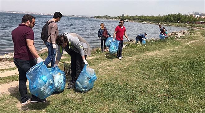 Ak Parti Kepez Gençlik Kollarından Sahil Temizliği