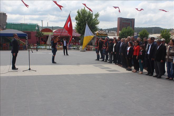 Çan´da CHP ve ADD´den 19 Mayıs Atatürk´ü Anma, Gençlik ve Spor Bayramı Günü Çelenk Sunma Töreni