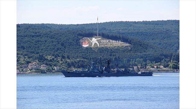 Rus Donanmasına Ait Gemi Çanakkale Boğazı´ndan Geçti