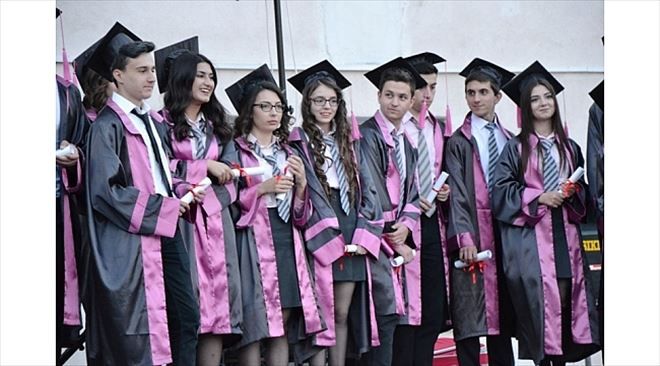 Biga Anadolu Lisesi´nde Mezuniyet Coşkusu