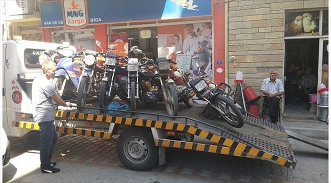 Biga´da Tescilsiz Motosikletler Toplanıyor