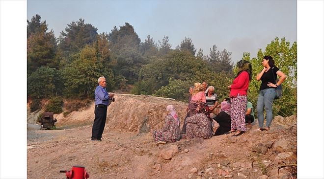 Orman Yangını Nedeniyle Köy Boşaltıldı