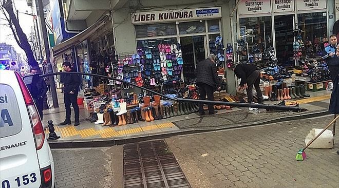 Biga´nın En İşlek Caddesinde Korkutan Kaza