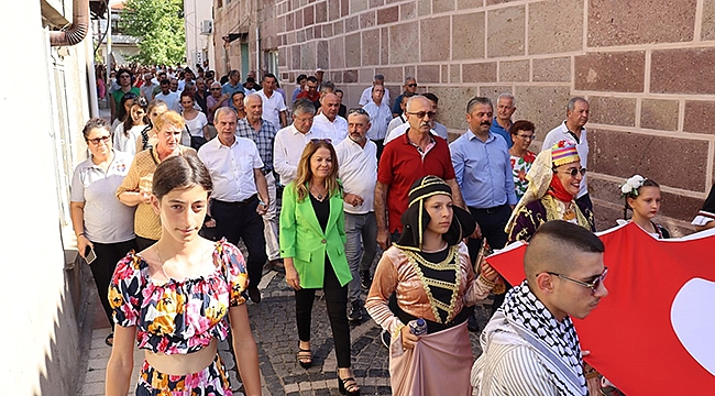 BAŞKAN VEKİLİ ÜNÜVAR, BAYRAMİÇ TOHUM TAKAS ŞENLİĞİNE KATILDI