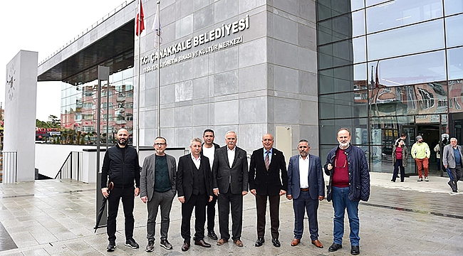 MÜTEAHHİTLER BİRLİĞİ YÖNETİMİ BAŞKAN GÖKHAN'IN DOĞUM GÜNÜNÜ KUTLADI