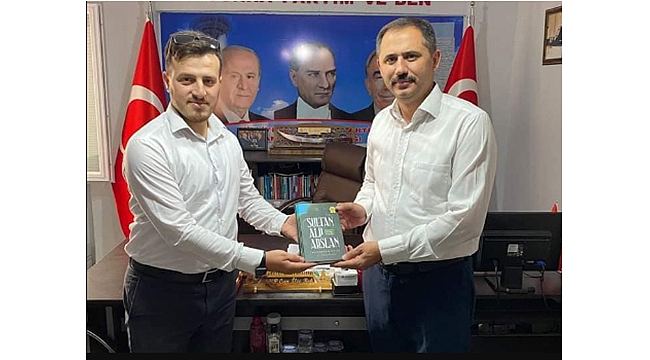 BAŞKAN ENGİN'DEN ANLAMLI HEDİYE