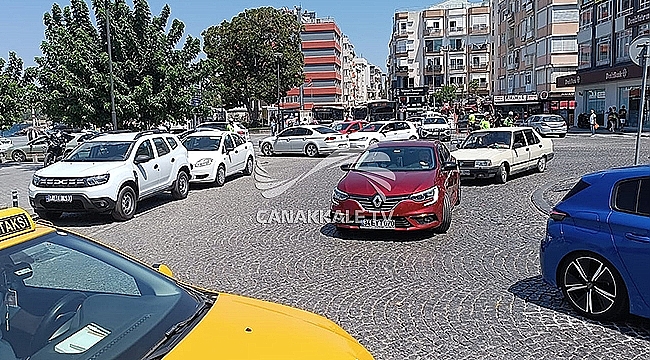 ÇANAKKALE'DE TRAFİK ÇİLESİ